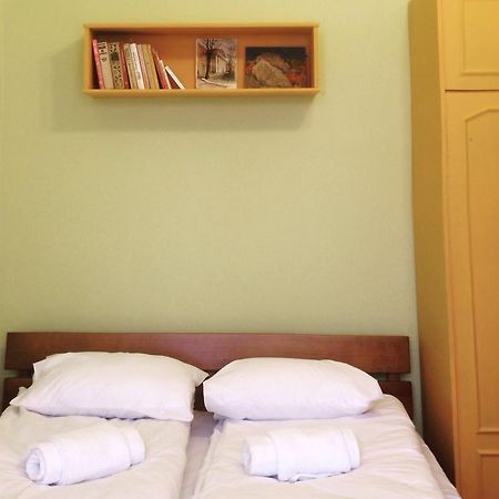 Elementary Hostel Одесса Экстерьер фото
