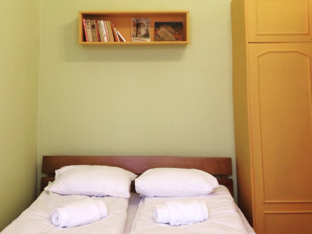Elementary Hostel Одесса Экстерьер фото
