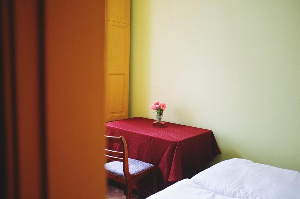 Elementary Hostel Одесса Экстерьер фото