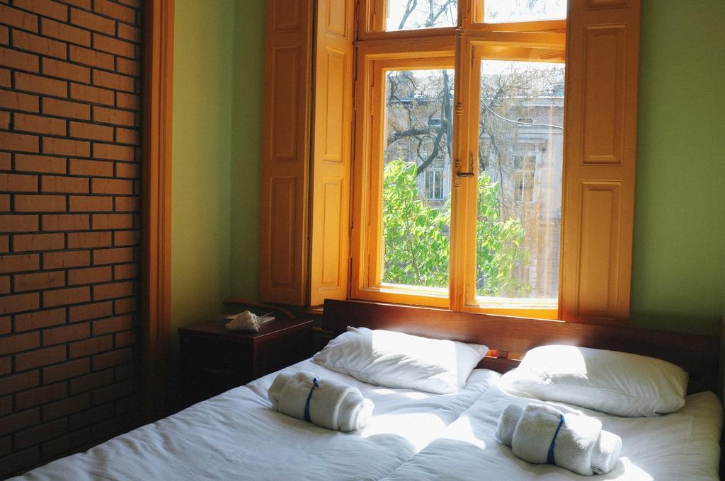 Elementary Hostel Одесса Экстерьер фото