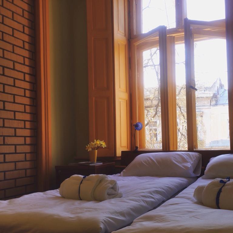 Elementary Hostel Одесса Экстерьер фото